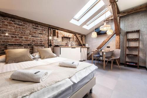 Studio apartment with an AC - Dietla 51 street