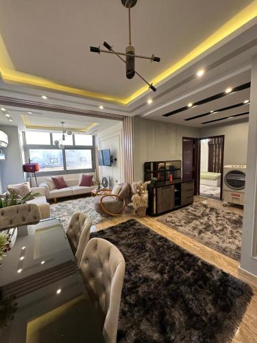 Elegant 3BR Seaview Apartment