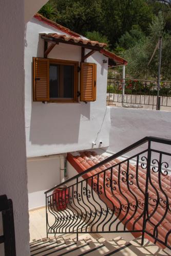 Gallery image of Villa Sissy Studios & Apartments in Sivota