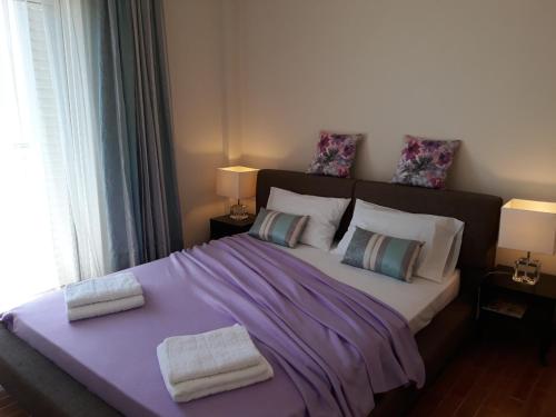 Glyfada Modern and Comfortable Apartment