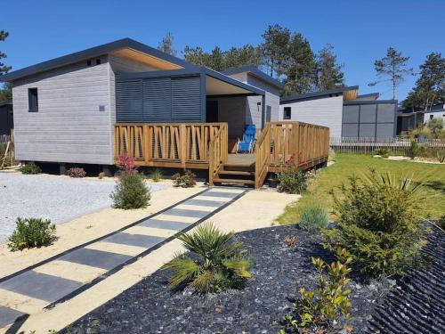 Cottage 4-6 pers-piscine chauffée-150m plage