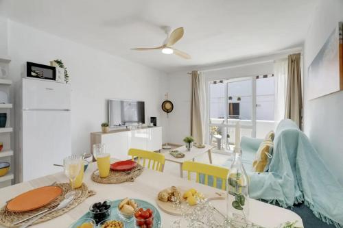 Makanan di atau berdekatan apartmen