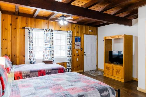 Телевизор и/или развлекательный центр в The Washoe Lodge