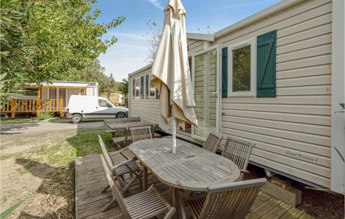 3 Bedroom Lovely StaCaravan In Sete