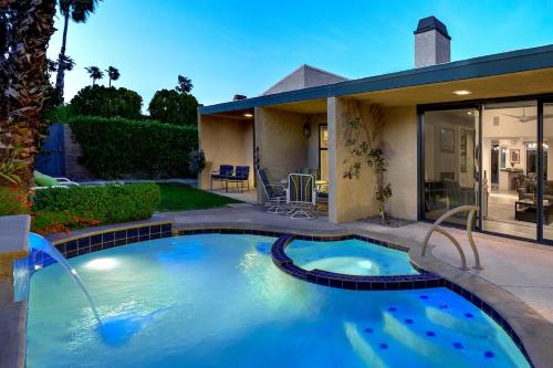 Πισίνα στο ή κοντά στο Sundance Villas by Private Villa Management