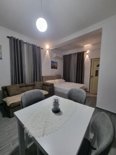 Vila megi-Rent Room