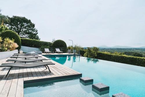 Photo de la galerie de l'établissement VILLA PANORAMA BIDART- PISCINE - PROCHE PLAGES ET CENTRE, à Bidart