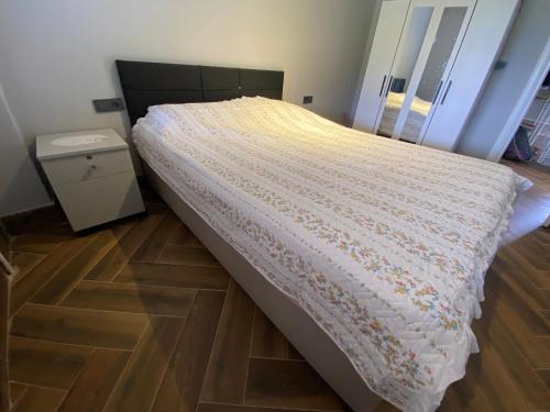 Postel nebo postele na pokoji v ubytování Kocaeli başiskele lüks müstakil Havuzlu Villa