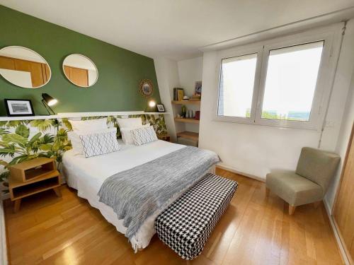 Foto dalla galleria di APPARTEMENT PISCINE TERRASSE 1 MIN PLAGE et GOLF a Bidart