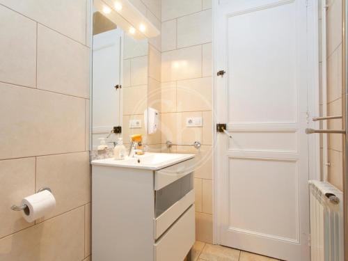 Big apartment for 6 in gracia