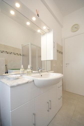 NEW Anna Apartment