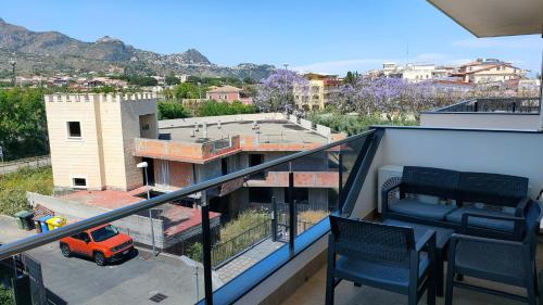 O vedere generală la munți sau o vedere la munte luată de la acest apartament