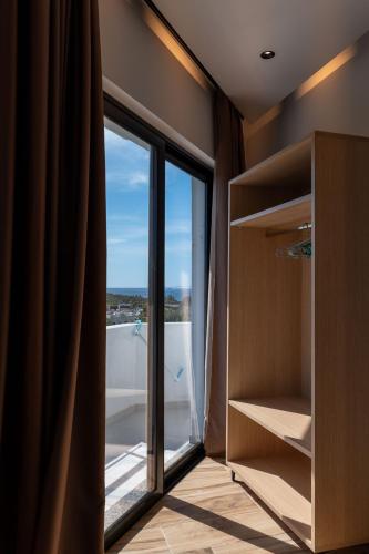 Gallery image of Rest Hour Hotel in Ksamil