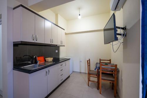 Gallery image of Rest Hour Hotel in Ksamil
