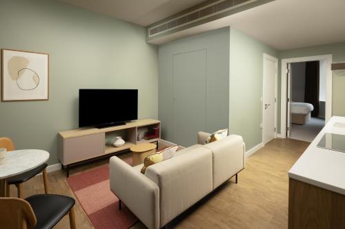 The Lincoln Suites photo 34