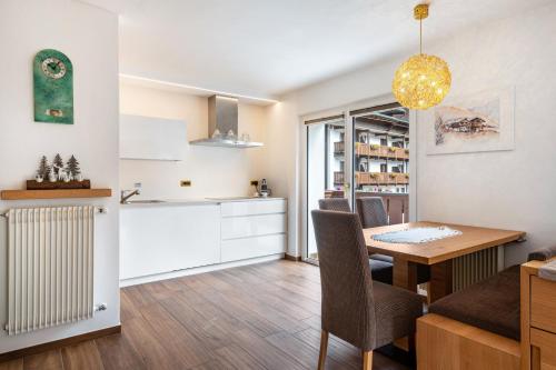 Apartment Mozartにあるキッチンまたは簡易キッチン