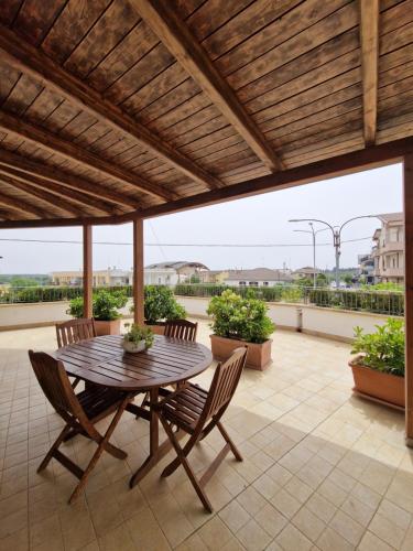Un balcón o terraza en L'Incontro B&B Santeramo