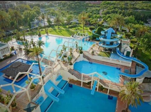 El Capricho de Benalbeach Frente al Mar y Piscinas