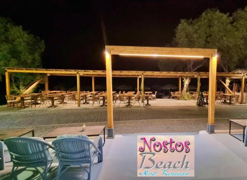 カマリにあるNostos Beachのギャラリーの写真