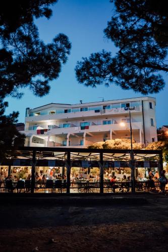 B&B Galija