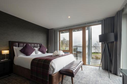 Postel nebo postele na pokoji v ubytování The Lodge On Loch Lomond Hotel