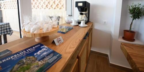 Напитки в Flisvos Beachfront Apartments