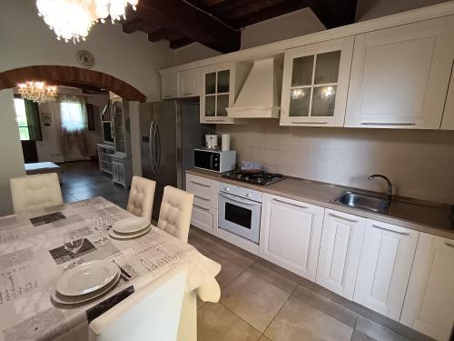 Η κουζίνα ή μικρή κουζίνα στο la casa di Debora