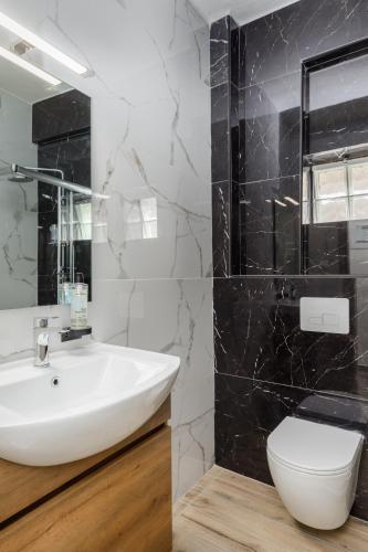 Nikiti Sik Luxury Apartments by halu!