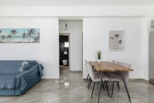 Nikiti Sik Luxury Apartments by halu!
