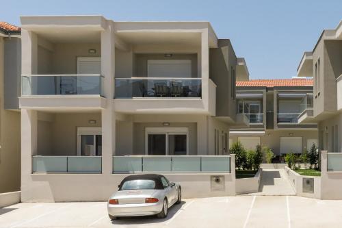 Nikiti Sik Luxury Apartments by halu!
