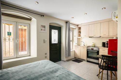 Palazzo Apartment by CorfuEscapes
