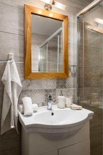 Palazzo Apartment by CorfuEscapes