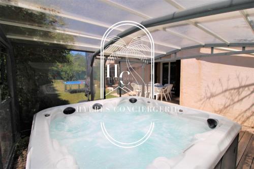 Villa 4 Chambres Jardin Jacuzzi Hyères PK CLIM By HC