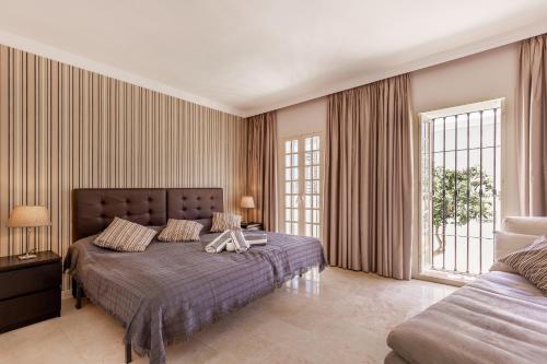 Galeriebild der Unterkunft Aloha Pueblo with sea views in Marbella