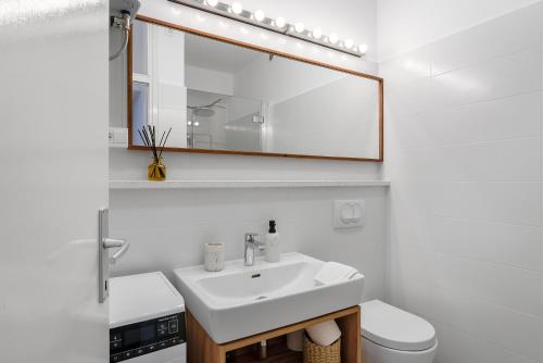 Ένα μπάνιο στο Villa Favola Omis 360 PHOTOS-VIRTUAL TOUR ON DEMAND