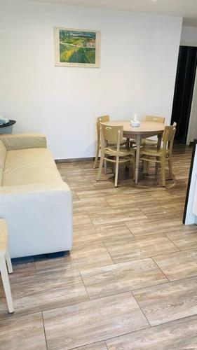 Ideal Apartment For 4 By Marseille Airport
