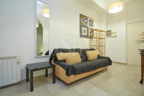 Gracia Studio - Bright Budget Stay Near Passeig de Gràcia
