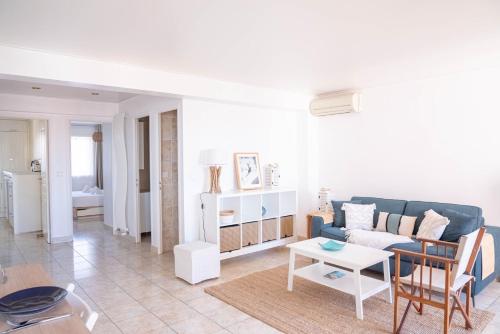 Cannes apartment balcony quiet near beach