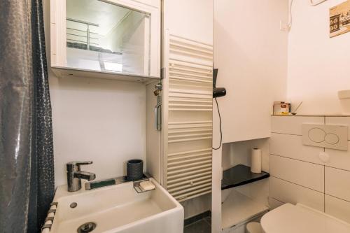 Photo de la galerie de l'établissement GuestReady - Cosy studio mezzanine in Paris, à Paris