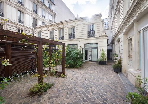 Le Pavillon Ponthieu - Champs-Élysées