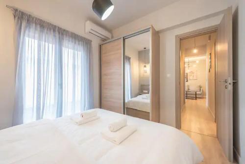 Elegant & Spacious Apartment in Athens with Rooftop Acropolis View Access