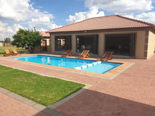 Bazén v ubytování SP Guest House nebo v jeho okolí