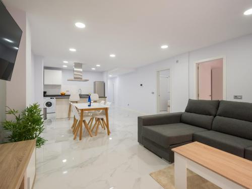 Rejon Hideaway B By CanariasGetaway