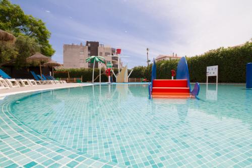 Gallery image of Ibersol Playa Dorada in Comarruga