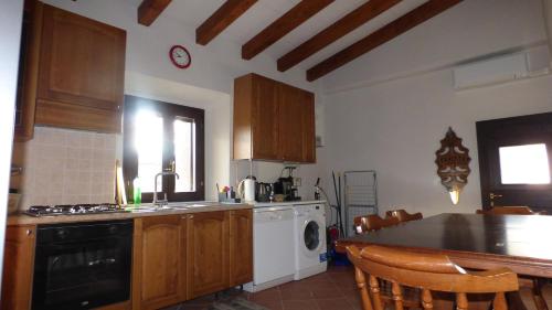 Η κουζίνα ή μικρή κουζίνα στο Gnazzano Home 2
