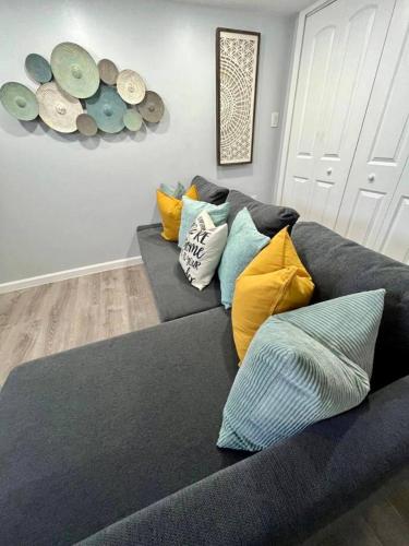 Lovely 1-bedroom Apartment With Free Parking Image