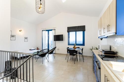 Dapur atau dapur kecil di Live in Blue - Kea's Myriad Shades