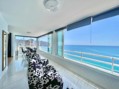Torre Coblanca Seafront Apartment