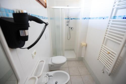Ένα μπάνιο στο Hotel Petite Fleur