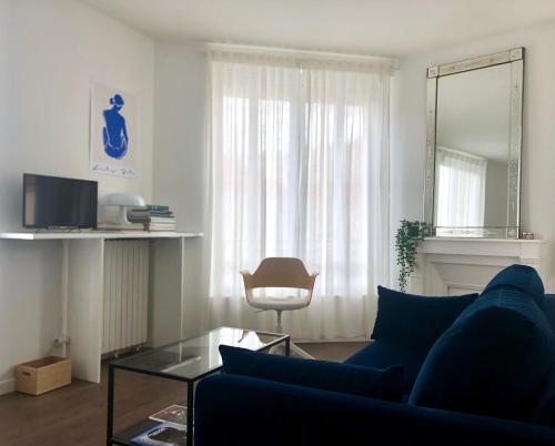 Charmant 2 pièces à 1 min RER D - 5mn Paris Centre